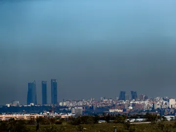 Vista de Madrid cubierta por una 'boina' de contaminación Vista de Madrid cubierta por una 'boina' de contaminación