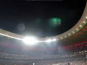 Espectacular juego de luces en el Wanda Espectacular juego de luces en el Wanda