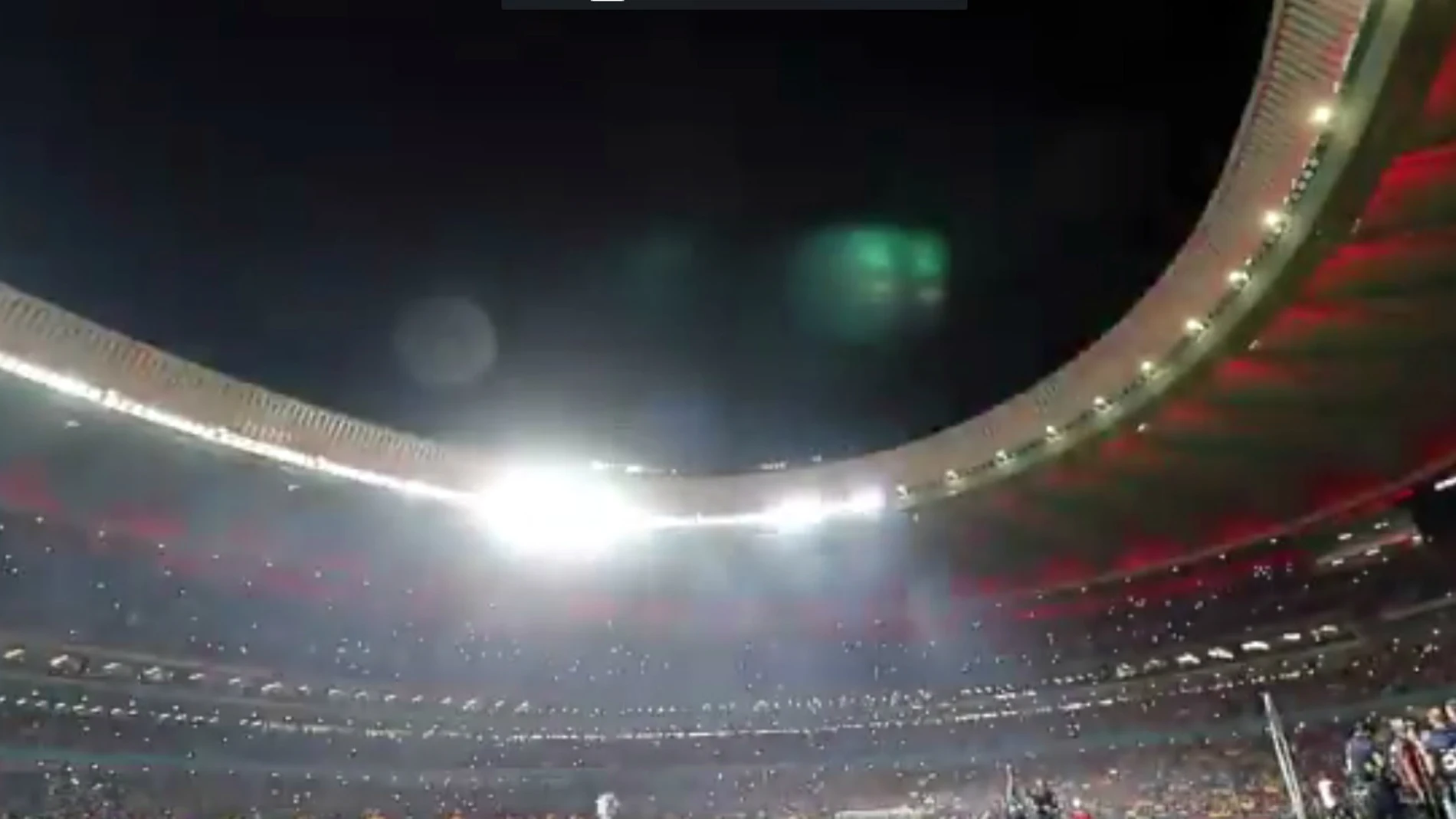 Espectacular juego de luces en el Wanda Espectacular juego de luces en el Wanda