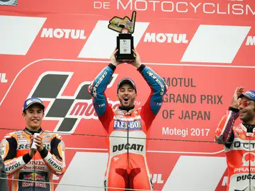 Dovizioso se impuso en el GP de Japón, por delante de Marc Márquez y de Danilo Petrucci. Dovizioso se impuso en el GP de Japón, por delante de Marc Márquez y de Danilo Petrucci.