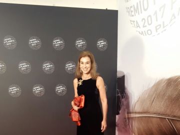 Carmen Posadas, la escritora ganadora del Planeta de 1998 por 'Pequeñas Infamias' Carmen Posadas, la escritora ganadora del Planeta de 1998 por 'Pequeñas Infamias'