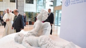Una estatua de Aylan inaugurada por el Papa ya preside la sede de la FAO en Roma