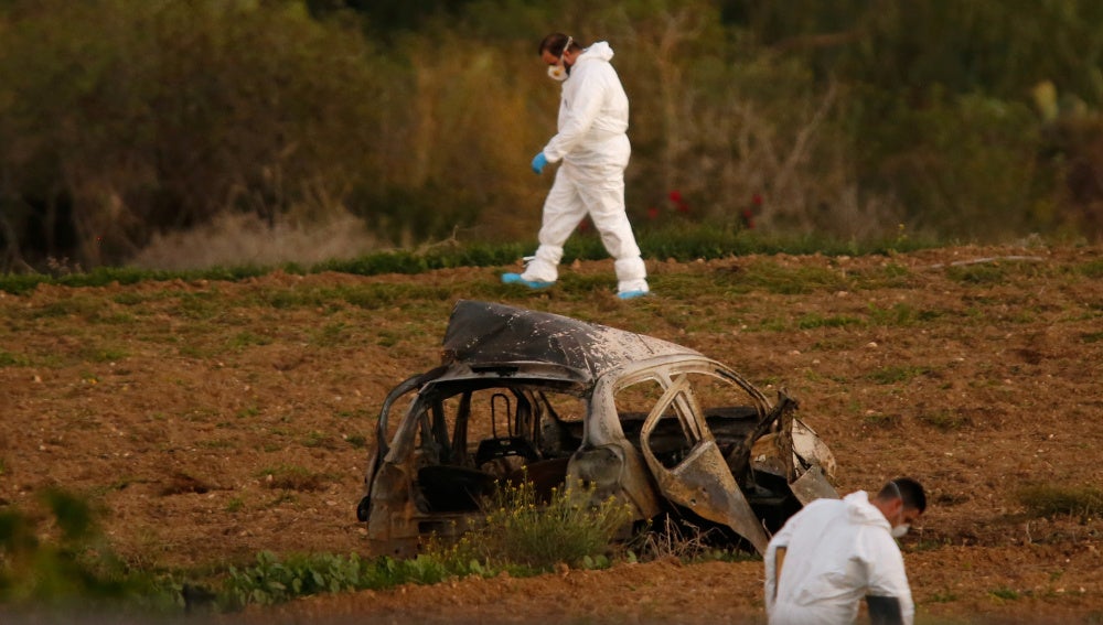 Coche de Daphne Caruana Galizia, periodista asesinada en Malta