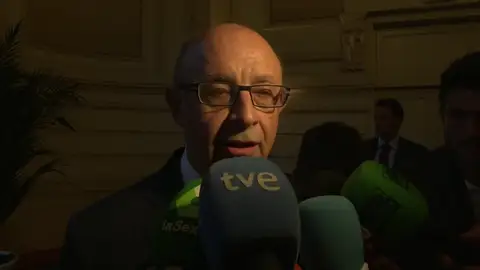 Montoro: "La Generalitat es una amenaza para el empleo" Montoro: "La Generalitat es una amenaza para el empleo"