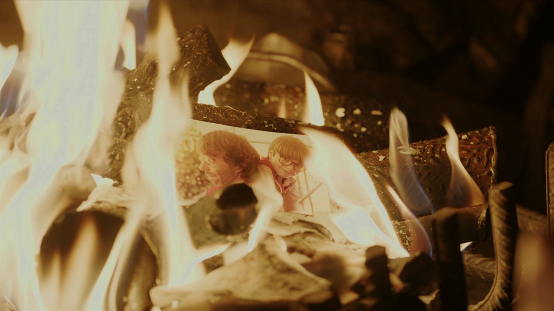 La polic&iacute;a encuentra los recuerdos quemados del pasado de El Profesor