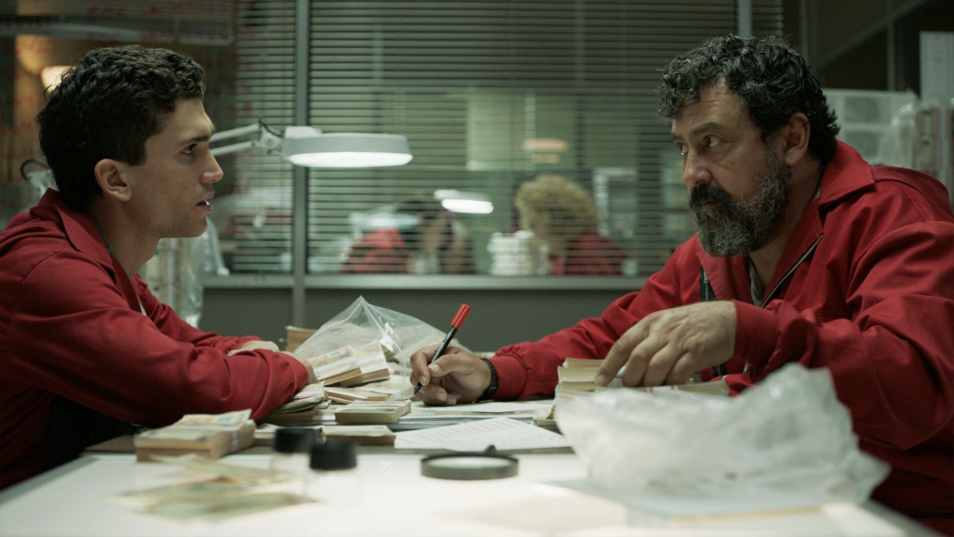 Mosc&uacute; destroza las ilusiones de Denver con M&oacute;nica: "&iquest;T&uacute; cuando has tenido una novia as&iacute;?"