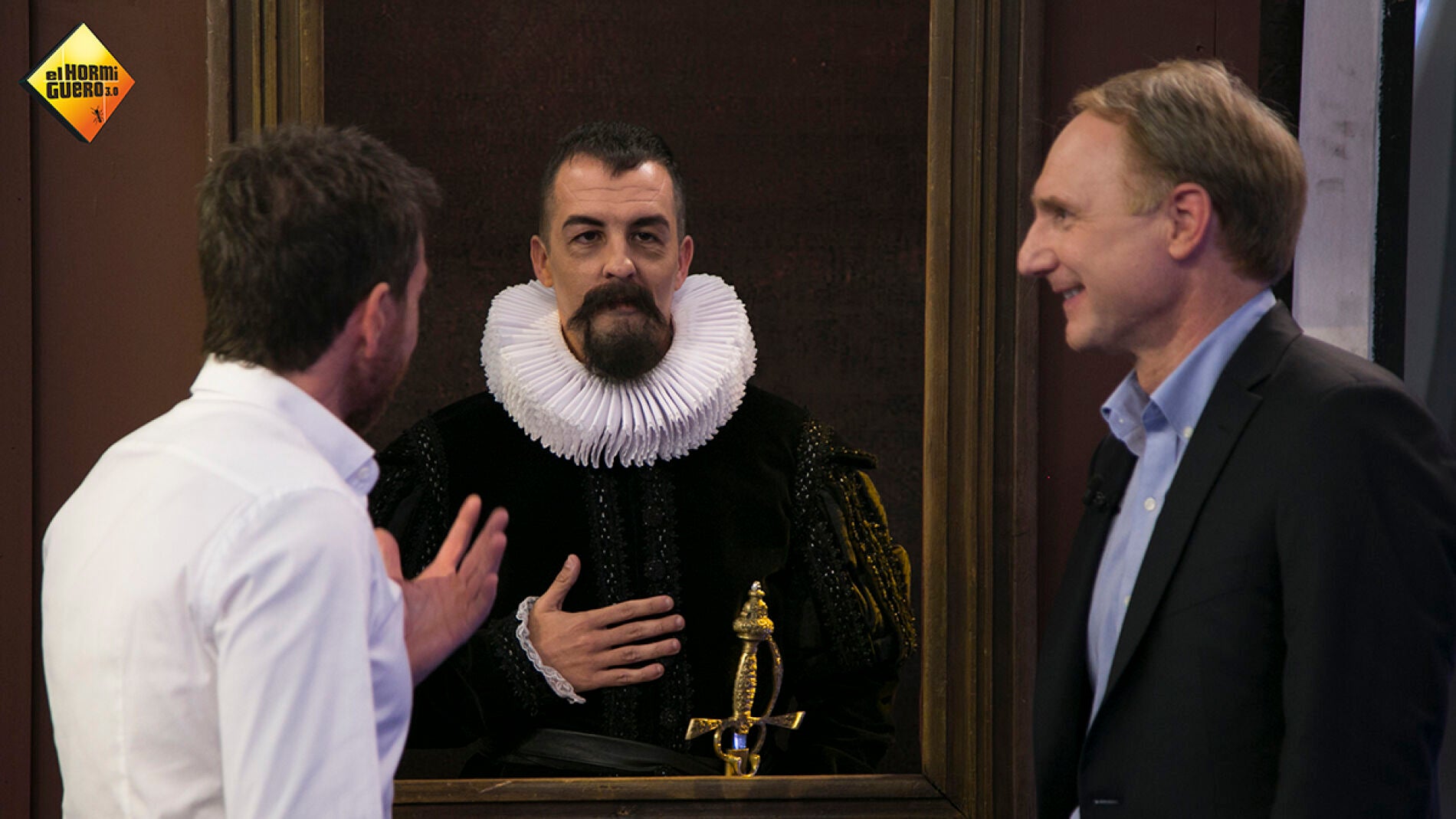 Dan Brown demuestra en 'El Hormiguero 3.0' que es todo un experto en arte