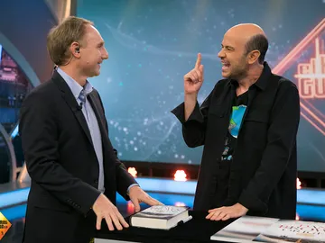 Jandro sorprender a Dan Brown con su magia Jandro sorprender a Dan Brown con su magia