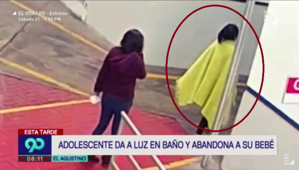 La joven abandona el hospital tras dar a luz en el baño