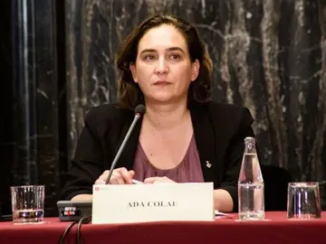 Ada Colau en una reunión Ada Colau en una reunión
