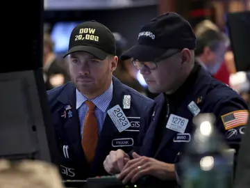 Agentes de Bolsa realizan su trabajo en el parqué de Nueva York Agentes de Bolsa realizan su trabajo en el parqué de Nueva York