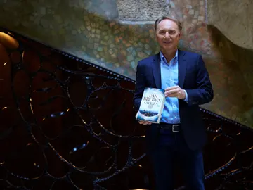 Dan Brown asegura que 'Origen' es una "carta de amor a España" Dan Brown asegura que 'Origen' es una "carta de amor a España"