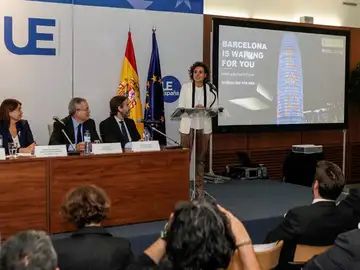 Dolors Montserrat, en la presentación de la candidatura de Barcelona para albergar la sede de la EMA Dolors Montserrat, en la presentación de la candidatura de Barcelona para albergar la sede de la EMA