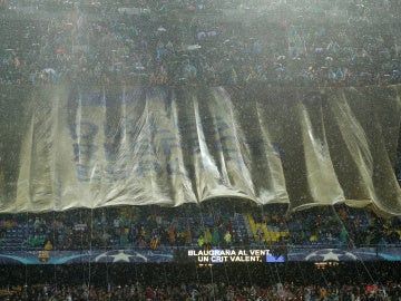 La pancarta mostrada antes del Barça - Olympiacos