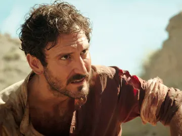 Andrés intenta averiguar: “¿Quién dio la orden de matarme?” Andrés intenta averiguar: “¿Quién dio la orden de matarme?”