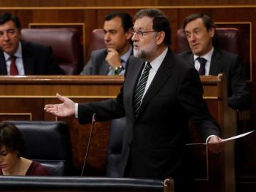 El presidente del Gobierno, Mariano Rajoy, durante la sesión de control al Gobierno en el Congreso