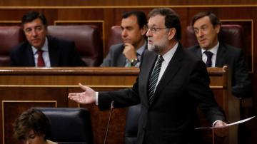 El presidente del Gobierno, Mariano Rajoy, durante la sesión de control al Gobierno en el Congreso