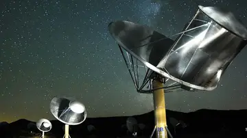 El telescopio Allen usado por el SETI Institute para escuchar señales procedentes de civilizaciones extraterrestres inteligentes 