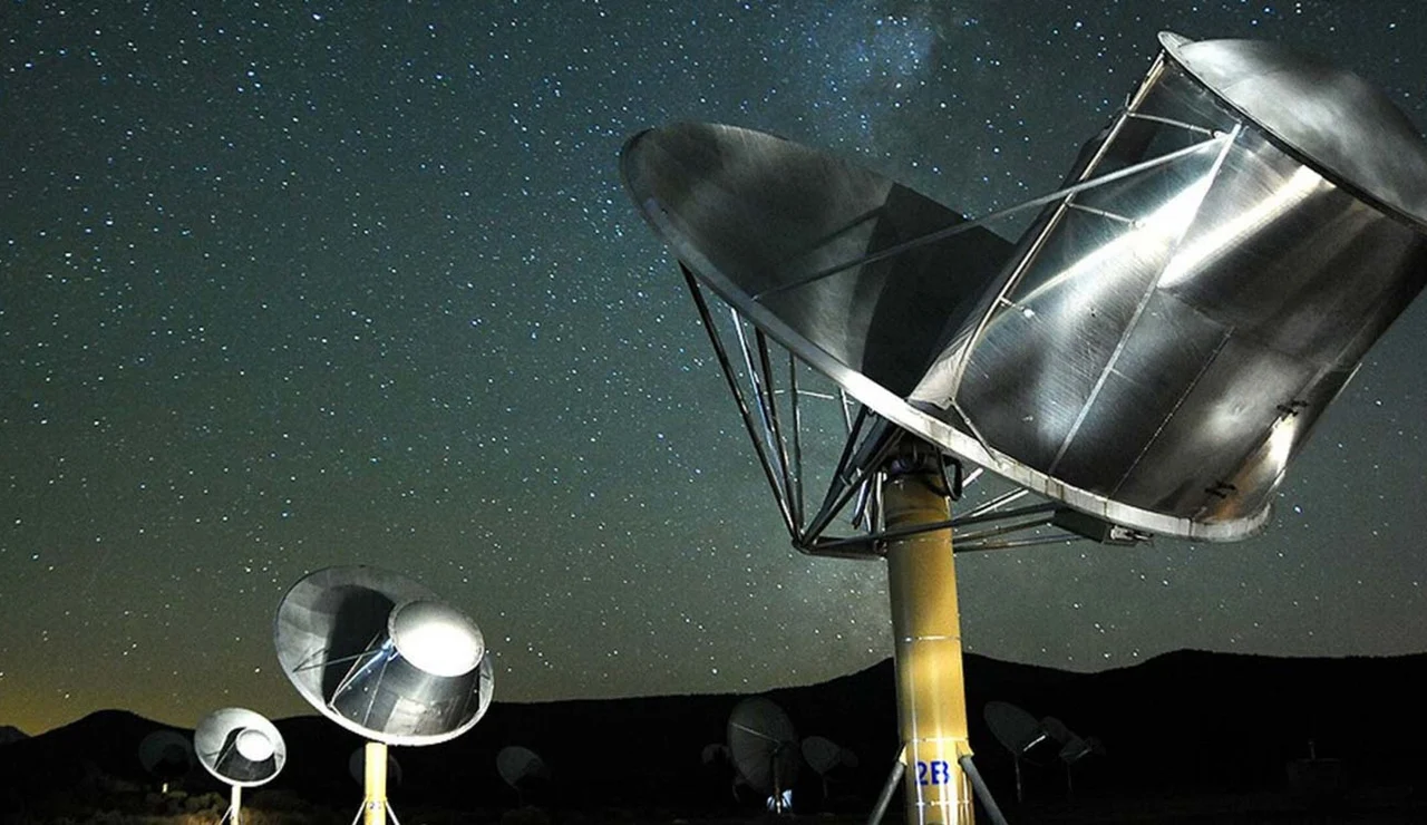El telescopio Allen usado por el SETI Institute para escuchar señales procedentes de civilizaciones extraterrestres inteligentes 