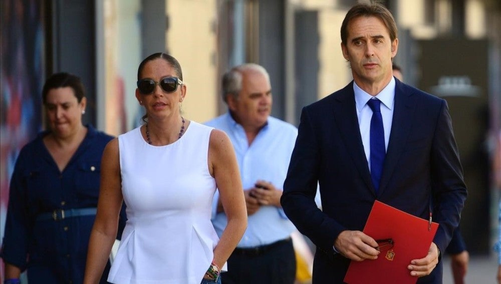 María José Claramunt junto a Julen Lopetegui
