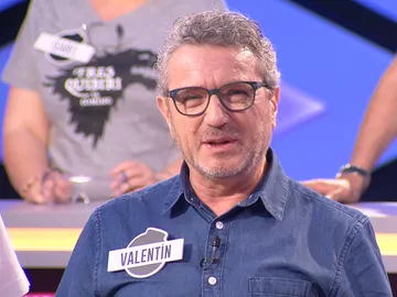 Valentín, el 'lobo' al que no se le da bien recibir masajes Valentín, el 'lobo' al que no se le da bien recibir masajes