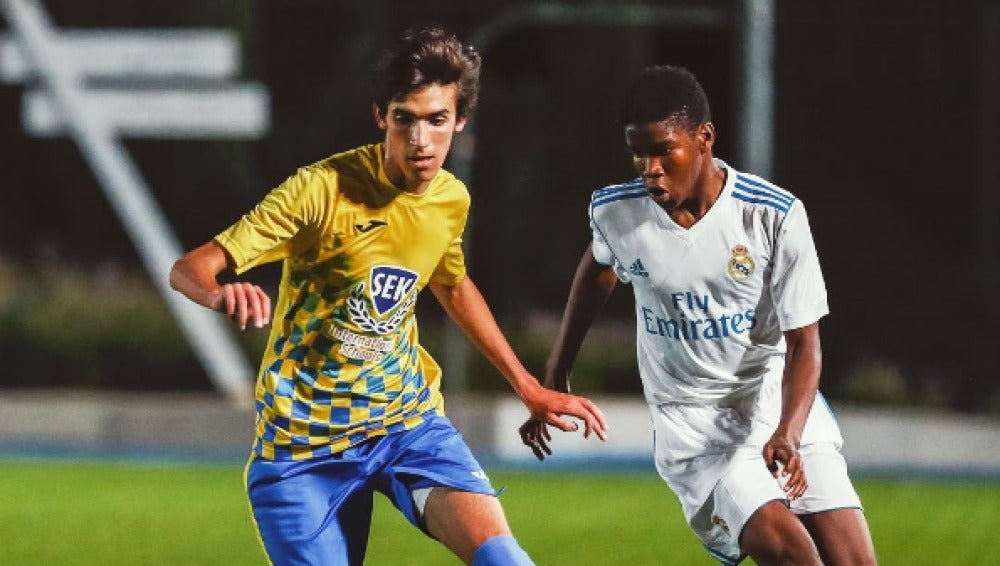 Jorge González, jugando contra el Real Madrid