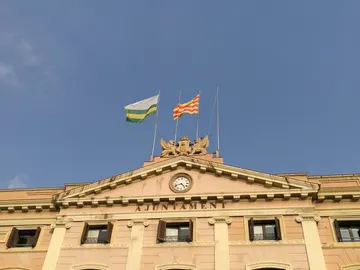 El Ayuntamiento de Sabadell retira la bandera de España El Ayuntamiento de Sabadell retira la bandera de España
