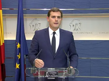 Rivera: "Estoy seguro de que la democracia vencerá a quienes quieren imponer su ideología" Rivera: "Estoy seguro de que la democracia vencerá a quienes quieren imponer su ideología"