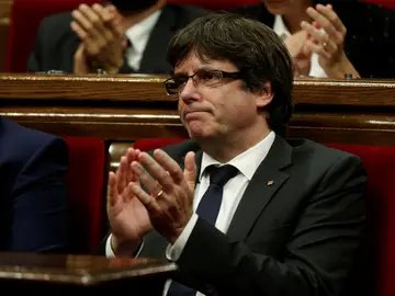 Carles Puigdemont, en el Parlament de Cataluña Carles Puigdemont, en el Parlament de Cataluña
