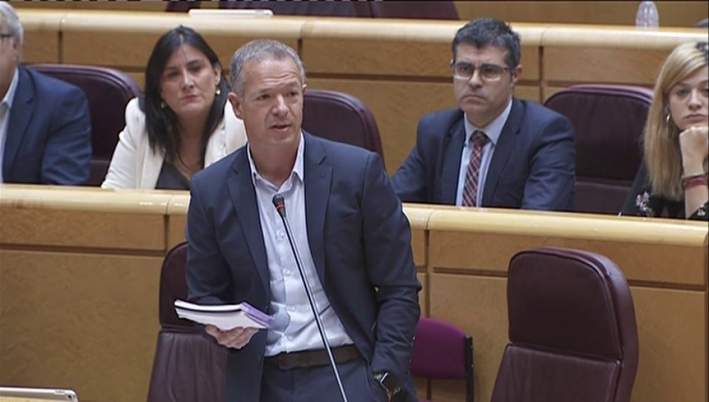 El PSOE retira la enmienda para frenar el 155 por el avance de JxSi hacia la república catalana
