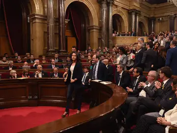 La oposición abandona el Parlament La oposición abandona el Parlament