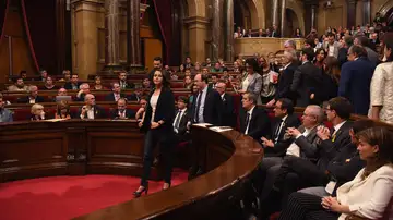 La oposición abandona el Parlament La oposición abandona el Parlament
