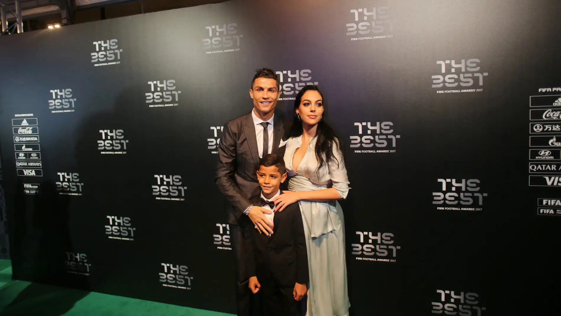 Cristiano Ronaldo, Georgina Rogríguez y Cristiano Ronaldo Jr. en los premios 'The Best'