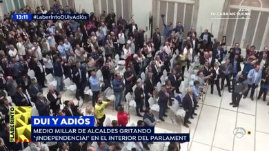 Medio millar de alcaldes gritan 
