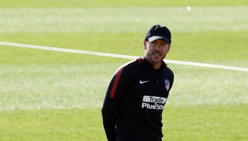Simeone, durante el entrenamiento del Atlético de Madrid