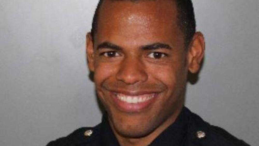 El agente de policía Darryl Robinson