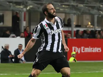 Higuaín celebra uno de sus goles con la Juventus Higuaín celebra uno de sus goles con la Juventus