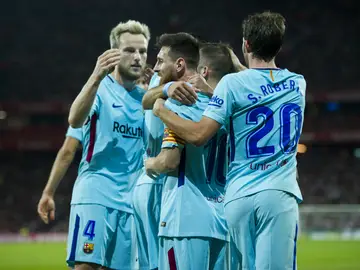 El Barcelona celebra un gol de Messi El Barcelona celebra un gol de Messi