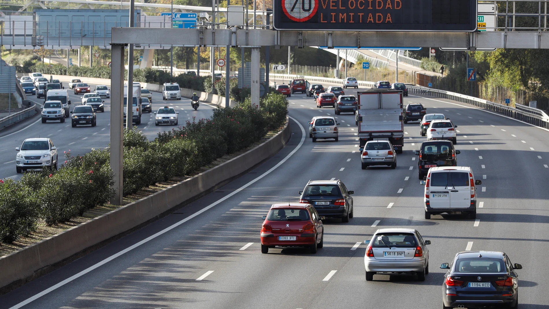 Imagen de vehículos circulando por la M30 Imagen de vehículos circulando por la M30