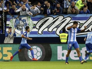 Adrián González celebra su gol ante el Celta
