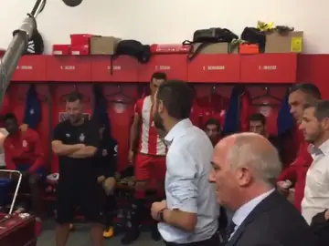 Pablo Machín se dirige a sus jugadores tras la victoria ante el Real Madrid Pablo Machín se dirige a sus jugadores tras la victoria ante el Real Madrid