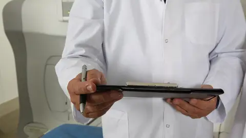 Un médico en la consulta Un médico en la consulta