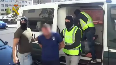 Detienen a los integrantes de una banda especializada en robar viviendas mientras sus propietarios duermen Detienen a los integrantes de una banda especializada en robar viviendas mientras sus propietarios duermen