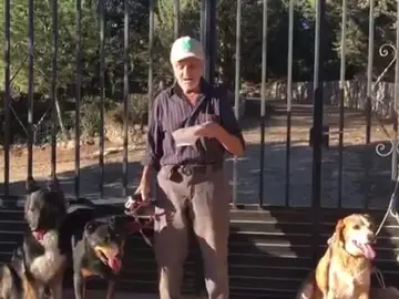 La conmovedora petición de un hombre con cáncer que busca dueño para sus perros La conmovedora petición de un hombre con cáncer que busca dueño para sus perros
