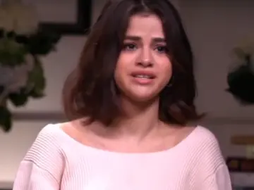 Selena Gomez se emociona al recordar su trasplante de riñón Selena Gomez se emociona al recordar su trasplante de riñón