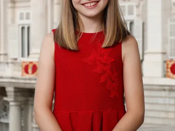 Fotografía oficial en solitario de la Princesa Leonor de Borbón Fotografía oficial en solitario de la Princesa Leonor de Borbón