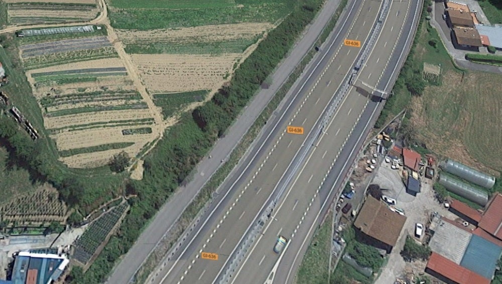 Carretera donde han hallado a la mujer maniatada