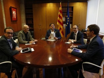 Josep Rull (i), Raül Romeva (2i), Carles Mundó (d), Jordi Turull (d) y Oriol Junqueras