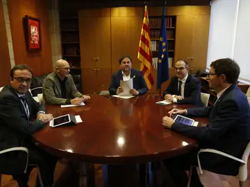 Josep Rull (i), Raül Romeva (2i), Carles Mundó (d), Jordi Turull (d) y Oriol Junqueras Josep Rull (i), Raül Romeva (2i), Carles Mundó (d), Jordi Turull (d) y Oriol Junqueras
