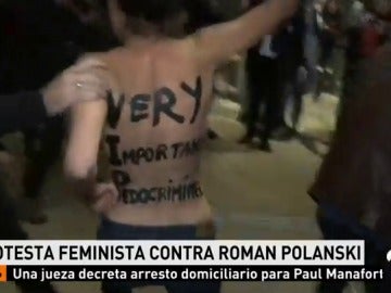 Incidentes provocados por dos activistas de Femen en un homenaje a Roman Polanski en París 